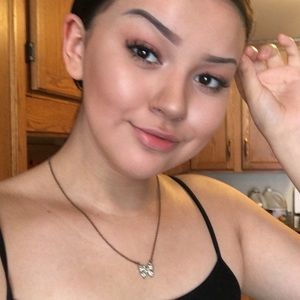 Meet your Posher, Ciana